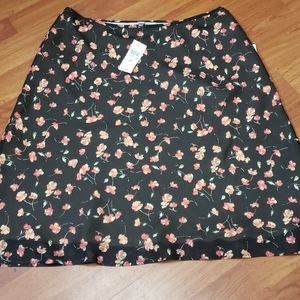 NWT Ann Taylor Floral Black Skirt Size 8P